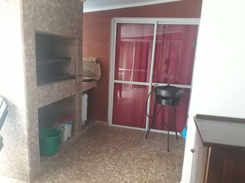 Imagen 2 de 19 de Vendo Casa Bº Docente-obera - Rn