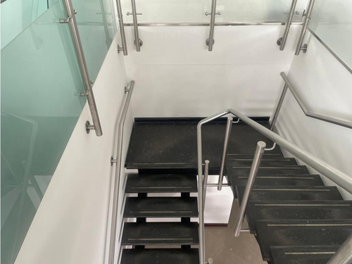 Oficina Duplex En Arriendo, Centro Empresarial, Usaquen