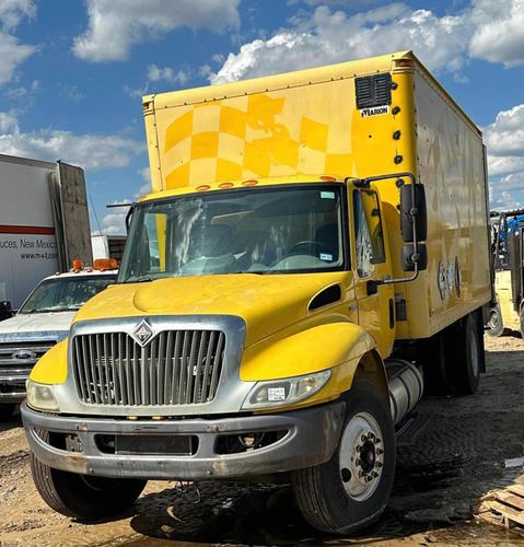 Camion Con Caja Seca Y Rampa Hidraulica International 4300