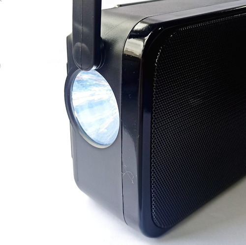 Radio Am/fm Daihatsu Usb Pilas Recargable Con Linterna