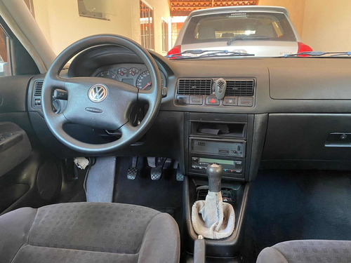 Imagem 9 de 13 de Volkswagen Golf 2001