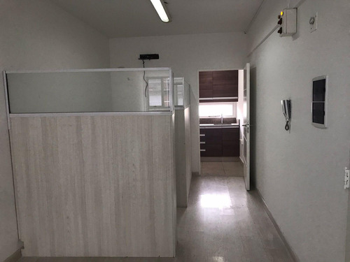 Oficina De 70m2- Moderna En La Zona De Flores- A Metros De Av. Rivadavia, Avellaneda Subte A