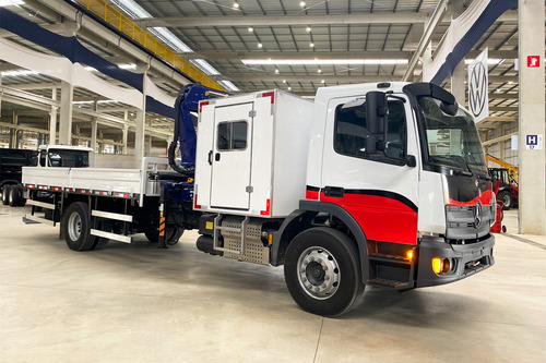 Caminhão Mb Atego 1719 4x2 25/25 Cabine Suplementar