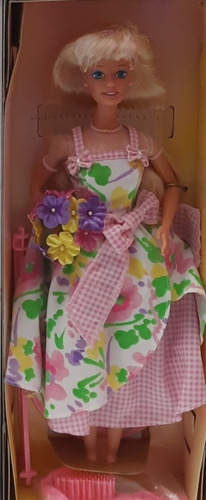 Muñeca Barbie Spring Petals Segunda En Serie Edición Especia