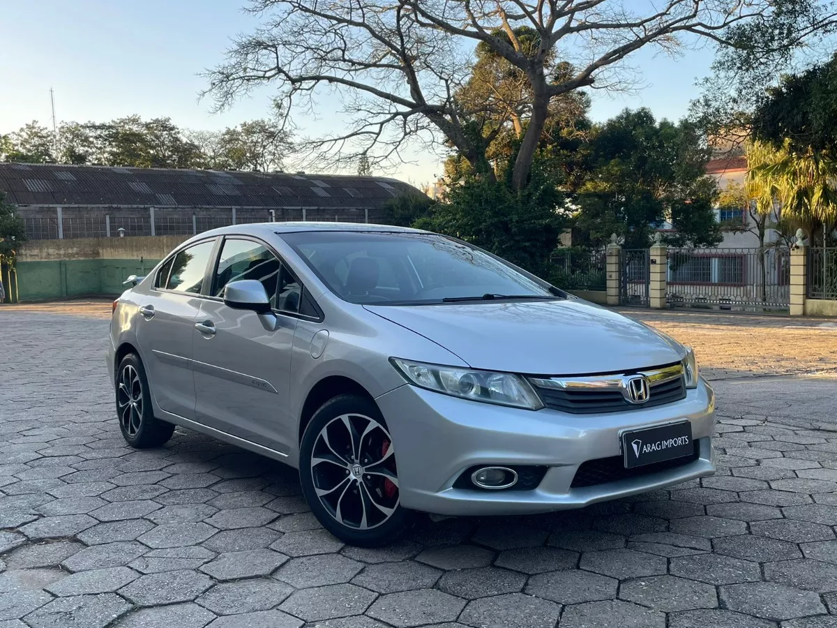 Honda Civic 1.8 Lxs Flex Aut. 4p