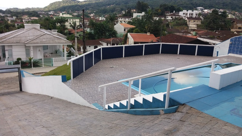 Residência Completa Averbada. Aceito Permuta. Ofereço 90 Mil De Desconto Para Efetuação De Um Embelezamento Geral Da Residência. A Residência, Uma Vez Embelezada, Passará A Valer Cerca De 1.600.000.