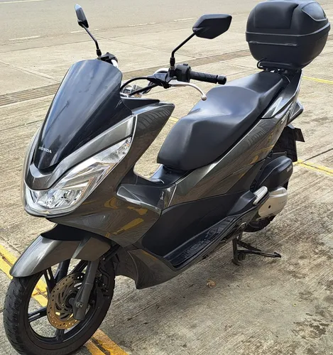 Moto Honda Pcx 150 En Excelentes Condiciones Color Gris