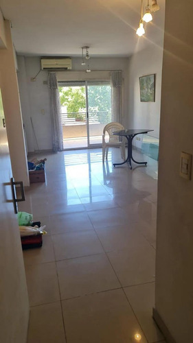 Departamento En Venta - 2 Dormitorios 2 Baños - 74mts2 - Santa Rita