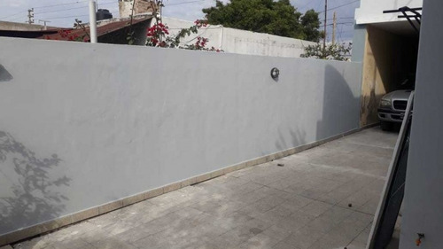 Imagen 2 de 11 de Casa En Venta En La Tablada