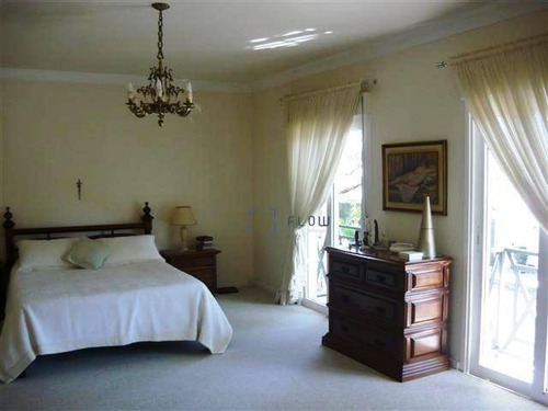 Casa 215m², 3 Dorm, 1 Suite, 2 Vagas - Ca1027