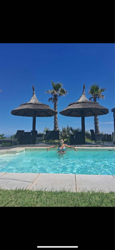 Alquilo Piriapolis Lindos Aptos De 1 Y 2 Dormitorios Sobre La Arena Rodeado De Palmeras Piscinacerrada 38 Grados Sala De Juego Un Lugar Unico Sobre La Playa En Piriapolis