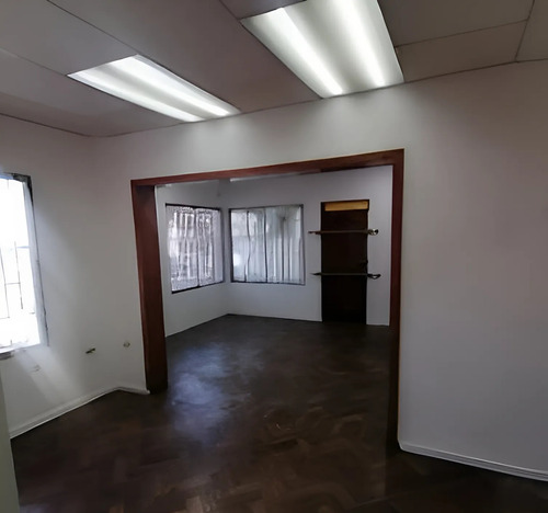 Bodega Comercial / Segura Con Excelentes Accesos