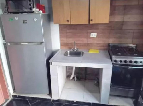 Casa En Venta - 2 Dormitorios 1 Baño - Cochera - 120mts2 - Rafael Castillo