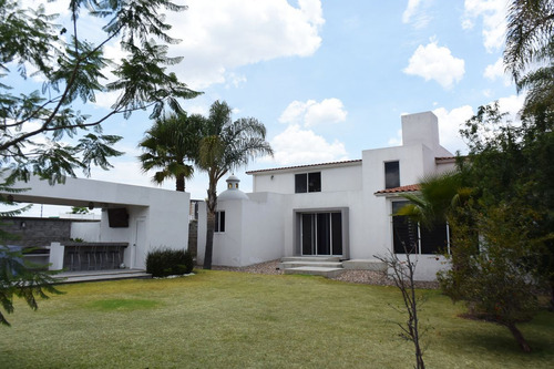 Se Vende Residencia En San Francisco Juriquilla De 1,000 M2 