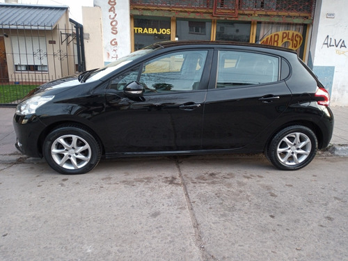 Imagen 8 de 12 de Peugeot 208 1.5 Allure 2015