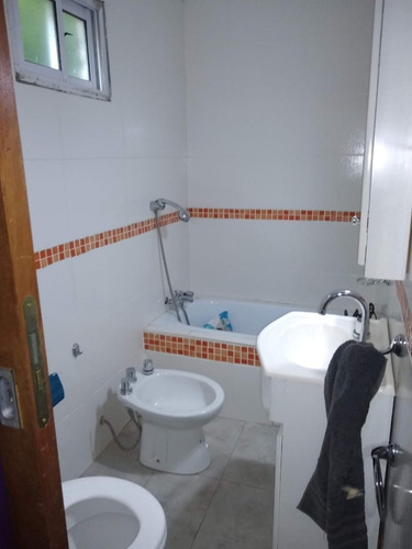 Imagen 12 de 14 de Excelente Casa En Venta. Quincho Con Cocina. 4 Baños. Propiedad Muy Iluminada Ambientes Amplios.