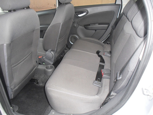 Imagem 10 de 16 de Fiat/ Siena Attractiv 1.4 Ano 2016