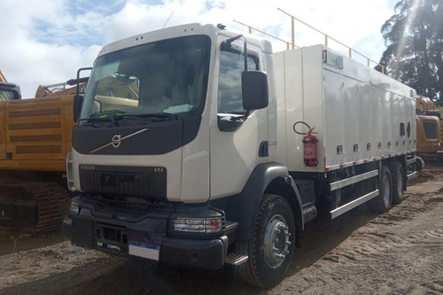 Imagem 6 de 7 de Caminhão Vm 270 6x4 Novo Com Comboio 10.000l Aizi