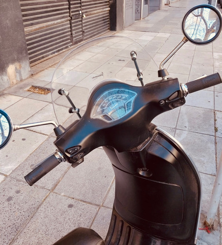 Moto Vespa Espectacular! Categorial - Color Negra