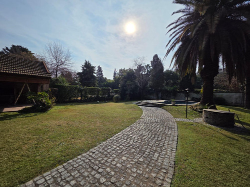 Venta De Casa 4 Ambientes. Parque Leloir