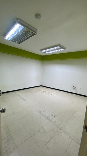 Imagen 16 de 19 de Venta De 12 Locales Comerciales, Sector Barrio Obrero. Adlz
