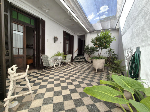 Casa En Venta Sobre Lote Propio. Dos Propiedades En Block