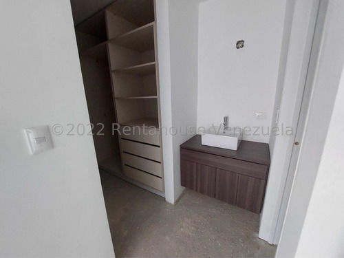 Se Vende Apartamento En Country Club Ccs Pm 2325370