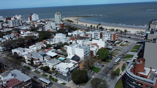 Se Vende Terreno De 710m2 En Malvín