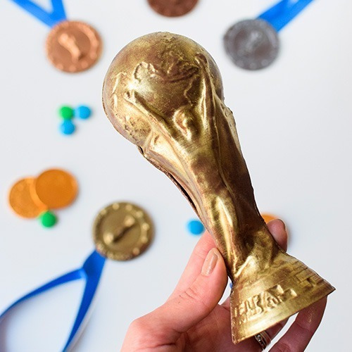 Imagen 3 de 7 de Set De 2 Moldes Placas Copa Mundial Y Medallas Parpen