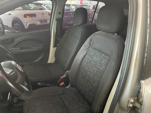 Fiat Uno 1.0 EVO VIVACE 8V FLEX 4P MANUAL