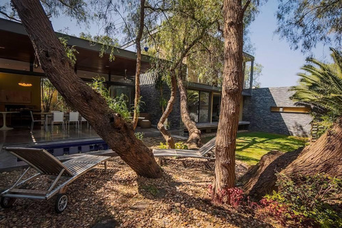 Residencia De Lujo En Villas Del Mesón, Arbolada, Única En Su Tipo !!