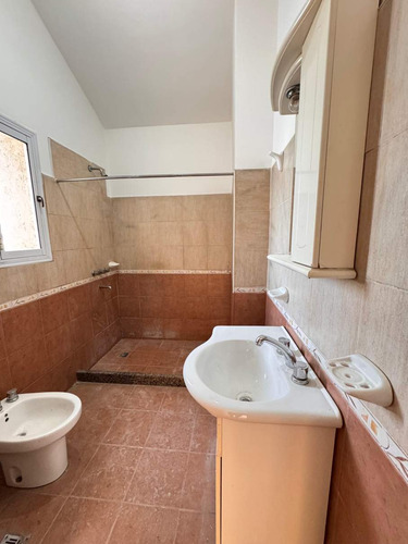 Alquiler Duplex A Metros De Av. Sabattini - 2 Dorm Con Cochera Y Patio - Veni A Verlo!