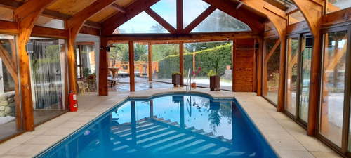 Casa 4 Dormitorios En Venta/ Con Posibilidad De Alquilar Temporalmente Con Piscina Climatizada Villa La Angostura Premium