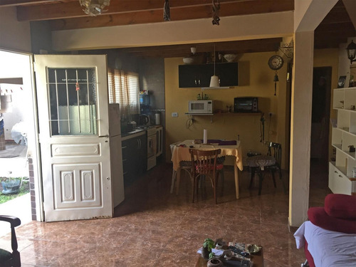 Dos Casas Sobre Un Mismo Terreno En Ituzaingo Norte