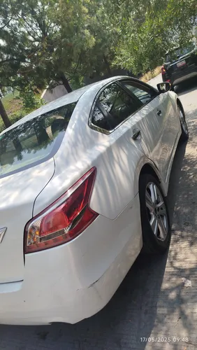 Nissan Altima 3.5 Exclusive V6 Piel Cvt