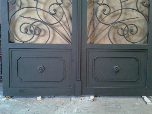 Puerta Forjada Estilo Antiguo Negro (Usado)