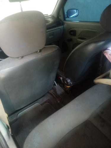 Renault Clio 2006 1.0 8v Authentique Plus 5p
