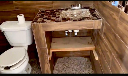 Corregidora Qro., Departamento, Recién Remodelado Con Piso Y Azulejo En Baño Y Cocina, Listo Para Usar Con Protecciones Ubicado En El Tercer Piso