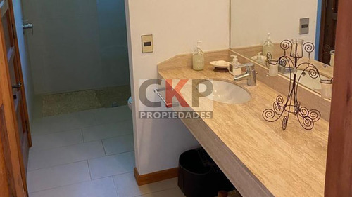 Gran Casa Con Parque Privado En Santo Domingo