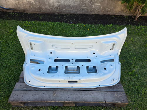 Tapa De Baúl Fiat Cronos