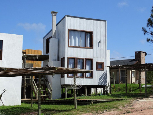 Imagen 4 de 14 de Alquiler De Cabañas *punta Del Diablo*