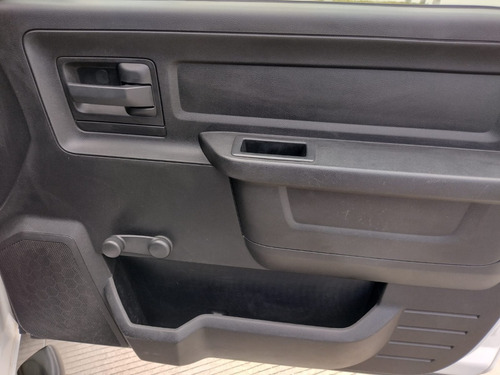 Imagen 13 de 15 de Dodge Ram Cab Reg T/a Modelo 2014