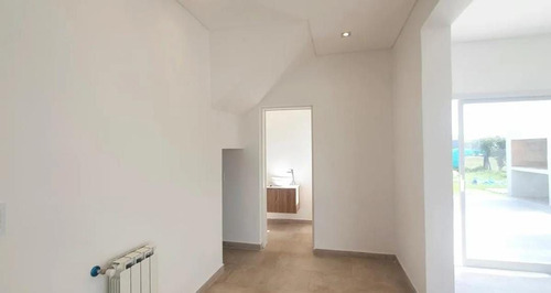 Imagen 19 de 28 de Casa En Venta En San Ramon - Pilar Del Este