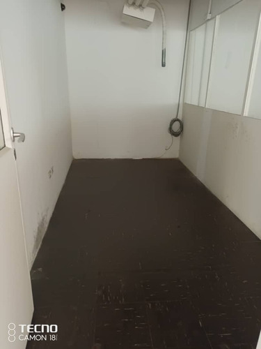 Imagen 3 de 27 de Alquiler De Planta Comercial En Edificio Boleita Sur