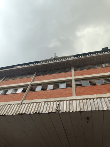 Los Ruices Alquiler Planta Industrial 960 M2 Excelente Ubicacion, Con Montacarga Y Ascensor