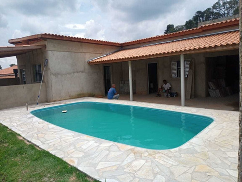 297 M², Chácara Com 03 Dormitórios, Churrasqueira E Piscina!