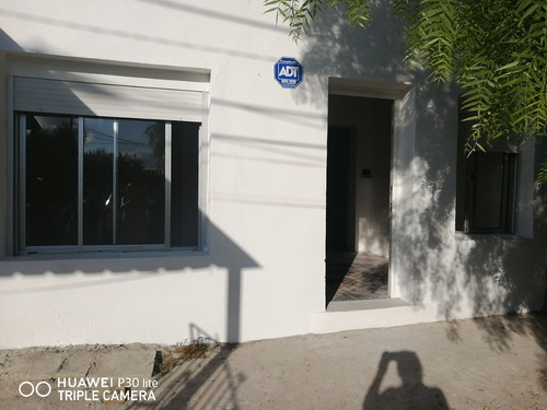 Publicado 21/02/25 Vende 2 Casas De 1 Dormitorio, Cocina, Baño Y Patio A. Burguez 822