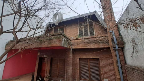 Imagen 1 de 13 de Chalet Ph En Venta En Castelar Norte