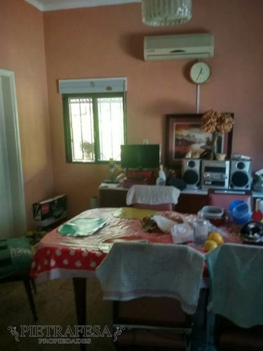 Imagen 4 de 7 de Casa En Venta - 3 Dormitorios - 2 Baños - Cochera - Patio - Haya De La Torre - Malvin Sur