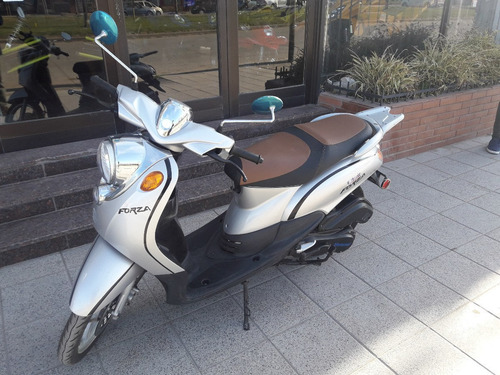 Imagen 3 de 14 de Motomel Scooter Forza 150 Retro Vintage Full 0km